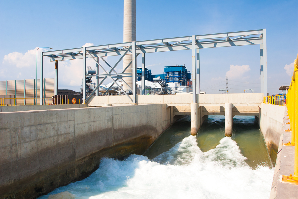 Watergate,Draining,Clean,Water,To,The,River,After,Passed,Wastewater